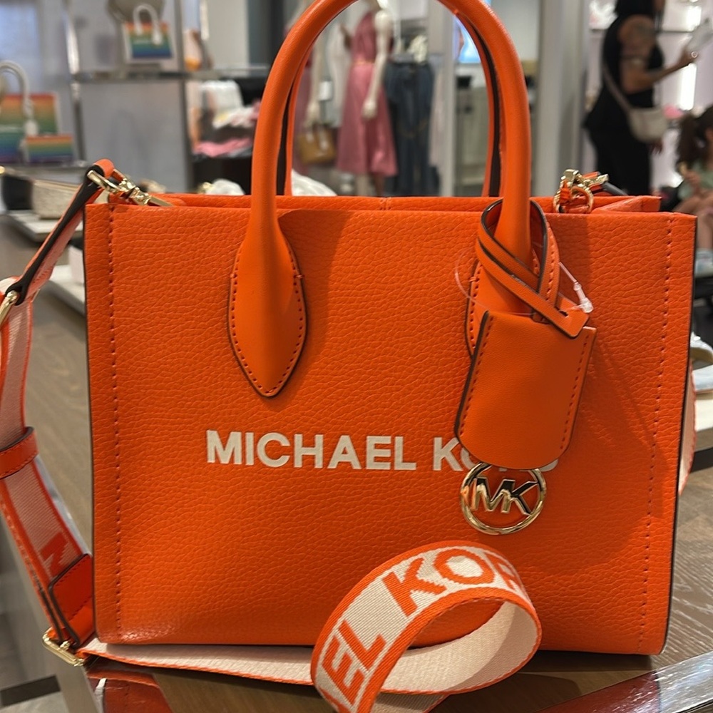 Michael Kors Mirella Small Pebbled Leather Shopper Top Zip Crossbody XBODY
Poppy - Picture 13 of 16
